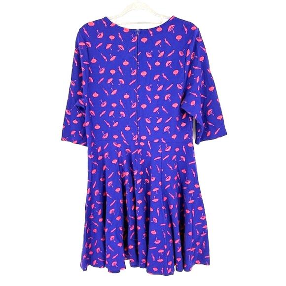 Gwynnie Bee Blue Half Sleeve Midi Dress with Red Umbrella Print – 14 - Picture 4 of 7